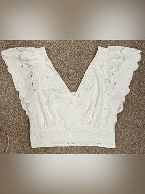 Urban Romantics White Eyelet Lace Deep Crossover V Neck Crop Top Size Medium